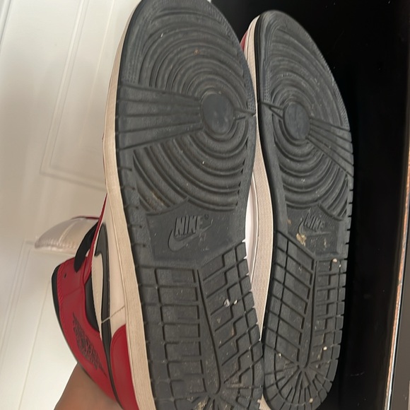 The Jordan 1 Mid Chicago Toe - Picture 4 of 5